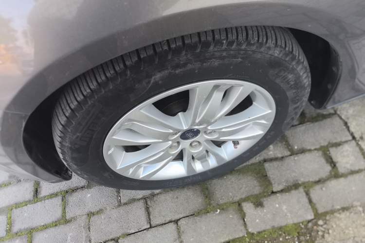 Used Ford Focus 2012 Sedan 1.6L Automatic Comfort Model
