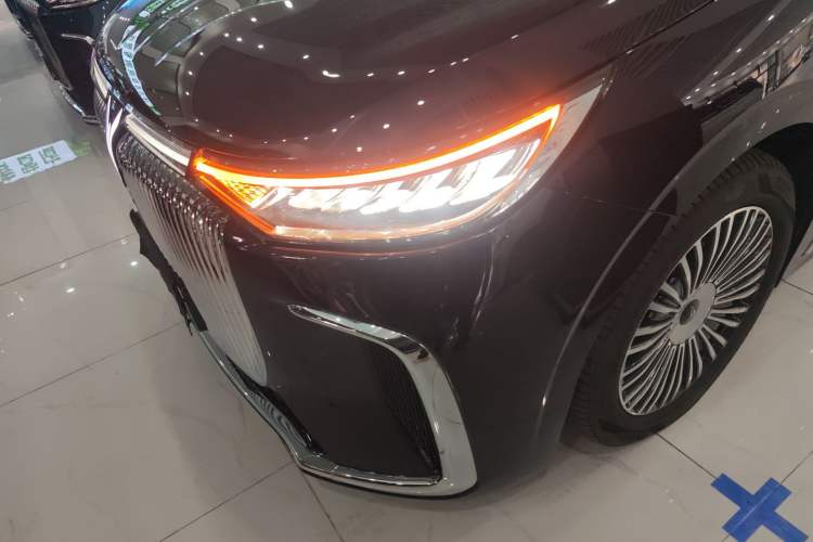 Used VOYAH Dream 2025 PHEV Four-Wheel-Drive Flagship Kunpeng Edition