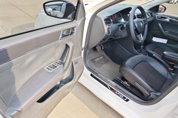 Used Skoda Rapid Spaceback 2016 Facelifted TSI230 DSG Smart Drive Version