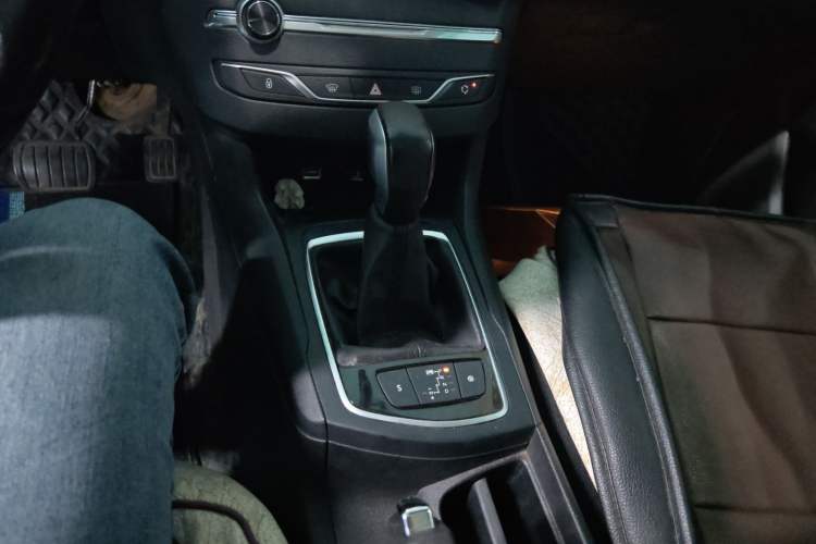 Used Peugeot 308S 2015 1.2T Automatic Jingchi Edition
