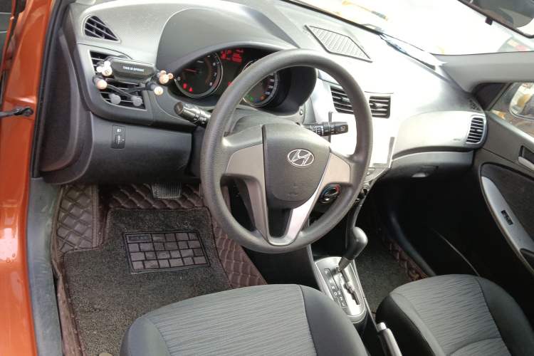 Used Hyundai Verna Ray 2014 1.4L Automatic GLX