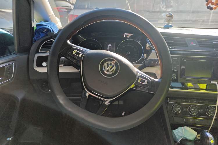 Used Volkswagen Touran 2016 Volkswagen Touran L 280TSI DSG Comfort Edition
