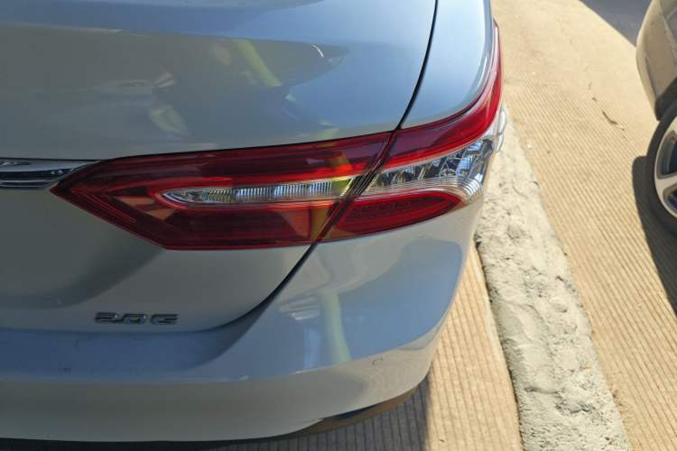 Used Toyota Camry 2021 2.0G Luxury Edition
