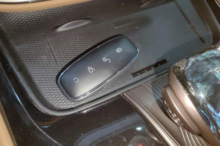 Used Denza D9 2022 DM-i 970 Four-Wheel Drive Flagship Model