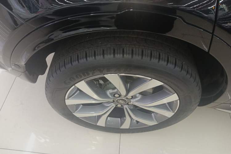 Used Land Rover Discovery Sport 2024 Luxury Custom Edition
