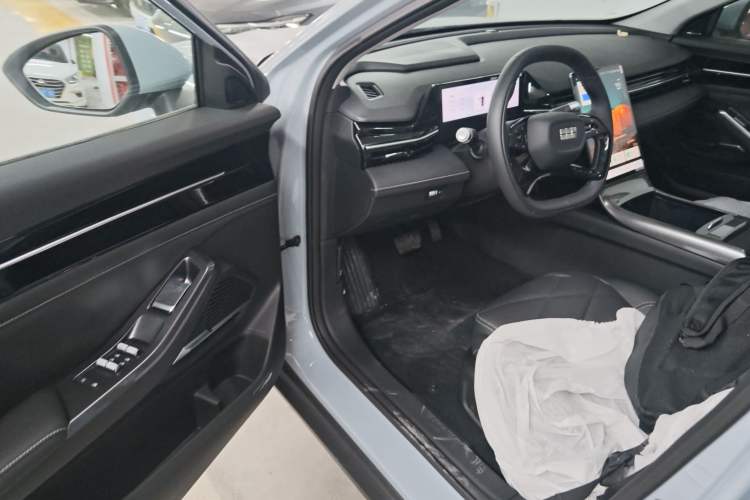 Used  L6 2024 125km PLUS Dragon Edition
