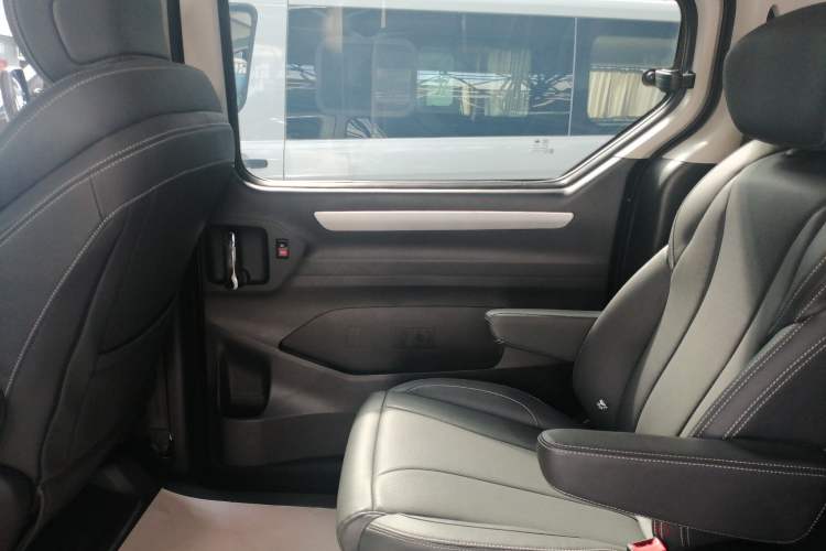 Used SAIC MAXUS G20 2023 Facelifted ES 2.0T Gasoline Automatic Value Edition
