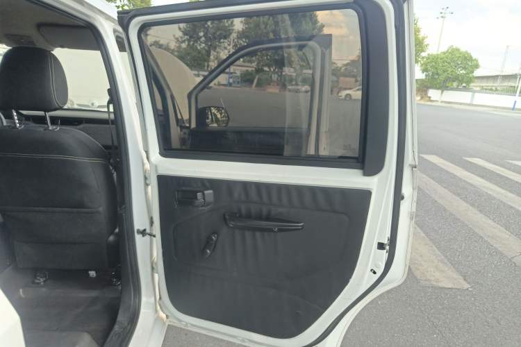 Used Wuling Hongguang PLUS 2019 1.5T Manual Standard Version 7 Seats
