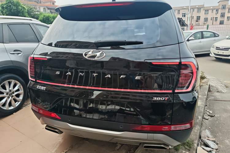 Used Hyundai Santa Fe 2023 Traveler 380T GDi Automatic Two-Wheel Drive GLX Elite Edition
