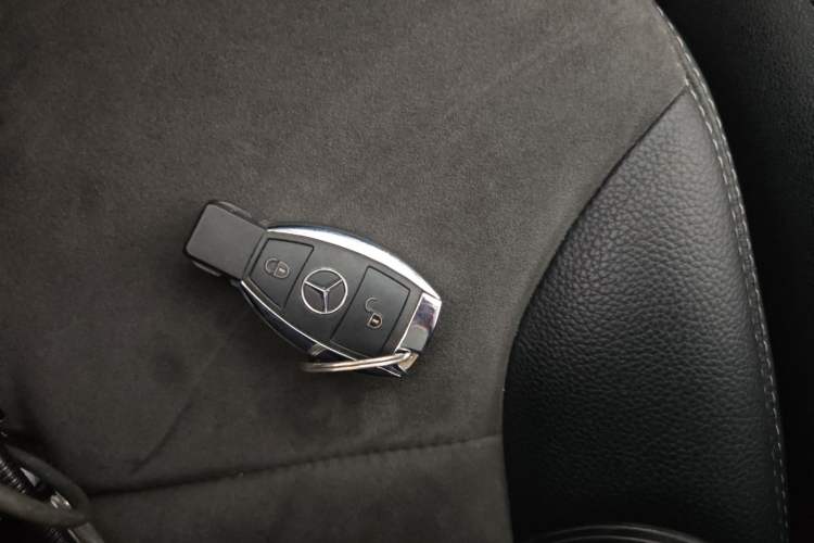 Used Mercedes-Benz R-Class 2014 R 320 4MATIC Business Model
