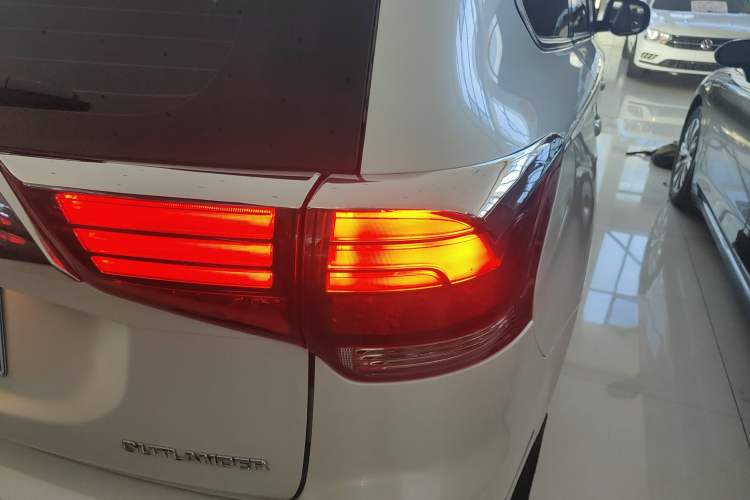 Used Mitsubishi Outlander 2021 2.0L Two-Wheel Drive Comfort Edition 5 Seats