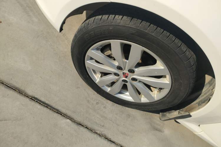 Used Roewe 350 2015 1.5L Manual Luxury Sunroof Edition
