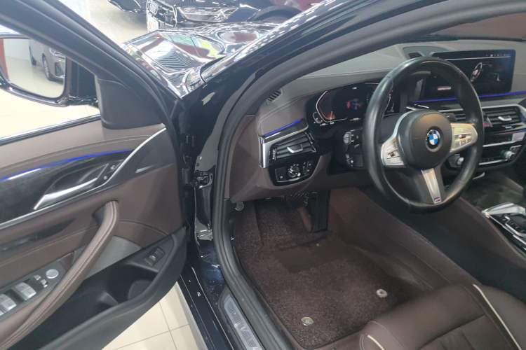 Used BMW 5 Series 2022 Second Facelift 525Li M Sport Package
