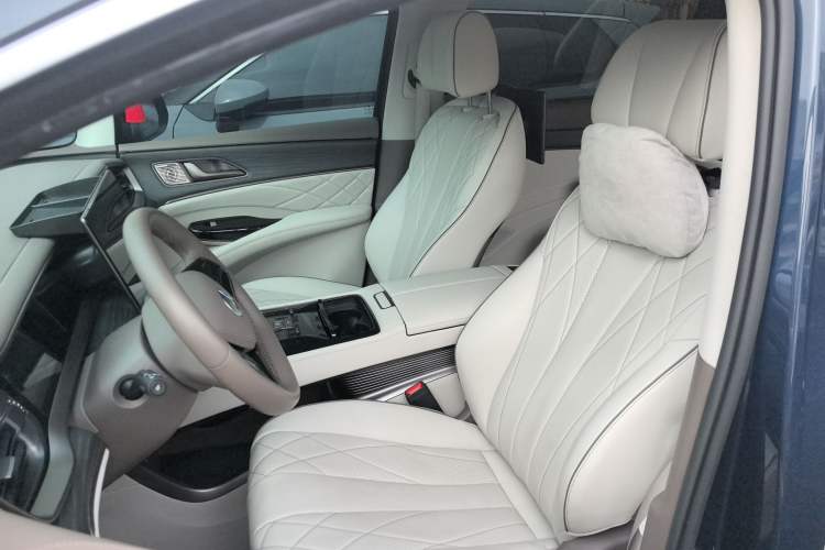 Used Denza D9 2022 DM-i 970 Four-Wheel Drive Prestige Model