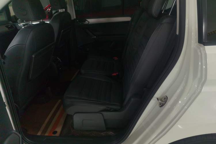 Used Volkswagen Touran 2018 Volkswagen Touran L 280TSI DSG Comfort Edition 7 Seats China VI Standard