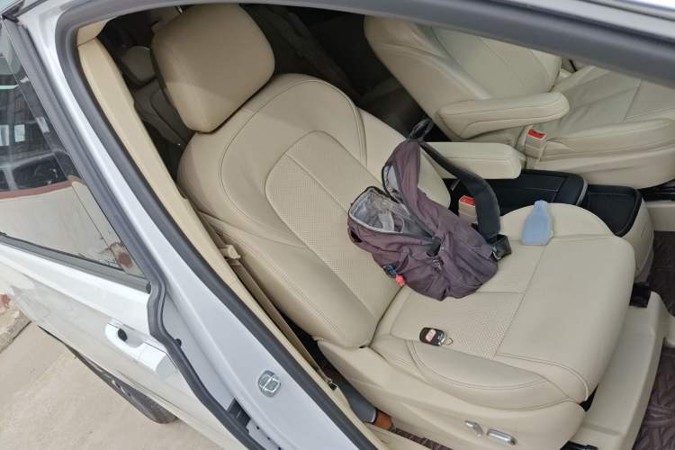 Used Buick GL8 2023 ES Lu Zun Deluxe Model
