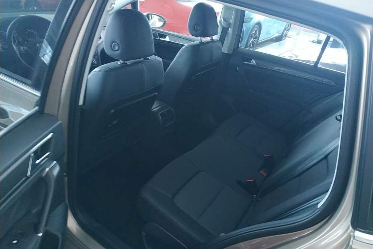 Used Volkswagen Golf Sportsvan 2018 230TSI Automatic Trend Edition
