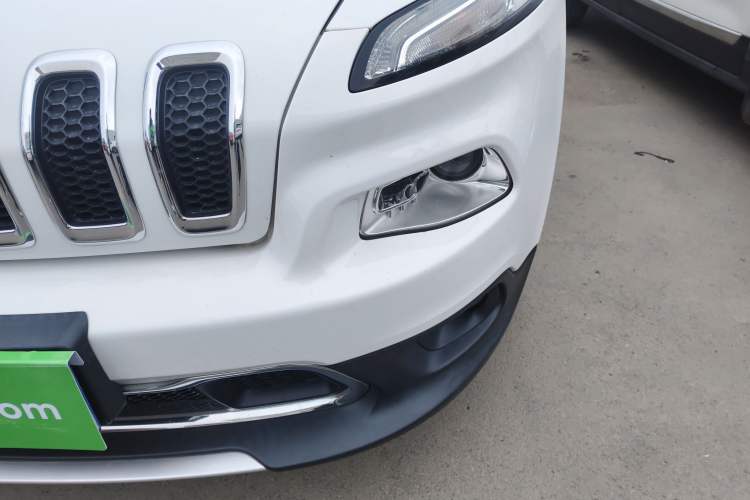 Used  Cherokee 2017 2.0L Superior Edition