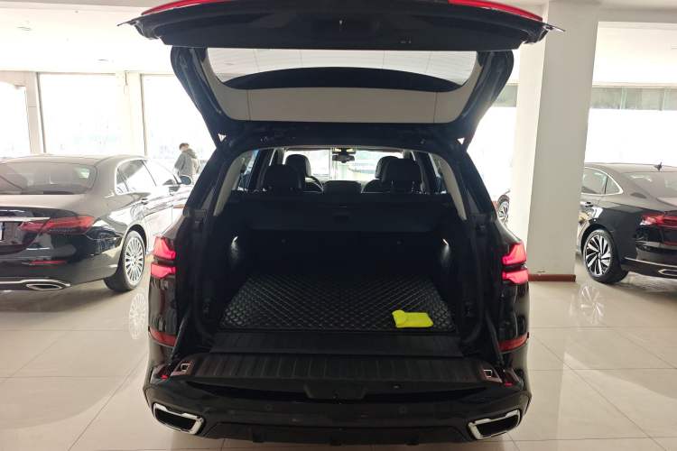 Used BMW X5 2023 xDrive 30Li Luxury M Sport Night Edition Package