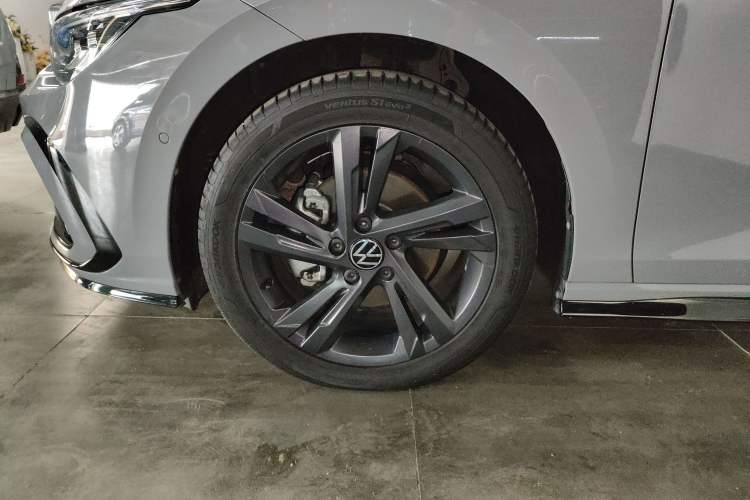 Used Volkswagen Golf 2023 280TSI DSG R-Line Lite
