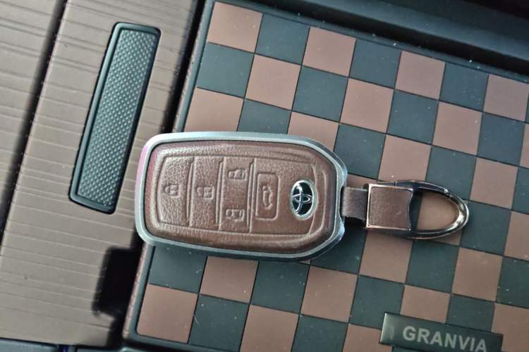 Used Toyota Granvia 2024 2.5L Hybrid Prestige PLUS Edition
