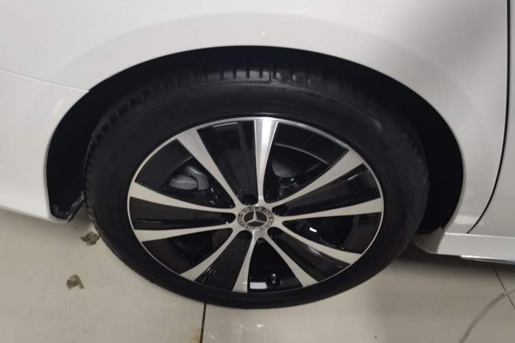 Used Mercedes-Benz E-Class New Energy 2023 E 350 e L Plug-in Hybrid Sports Sedan