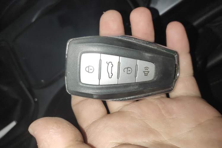 Used Geely Auto Emgrand 2019 Leading Edition 1.5L Manual Upward Asian Games Edition China VI
