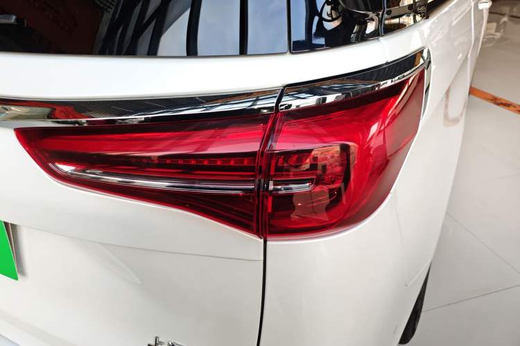 Used Buick GL8 2022 ES Land Cruiser 653T Luxury Model
