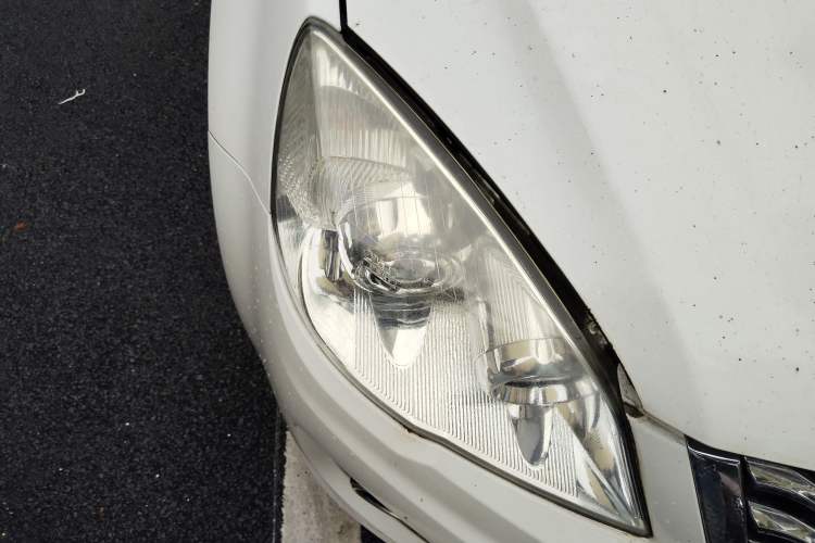 Used Haval H6 2014 Upgraded Model 2.0T Diesel Manual Two-Wheel Drive Elite Version
