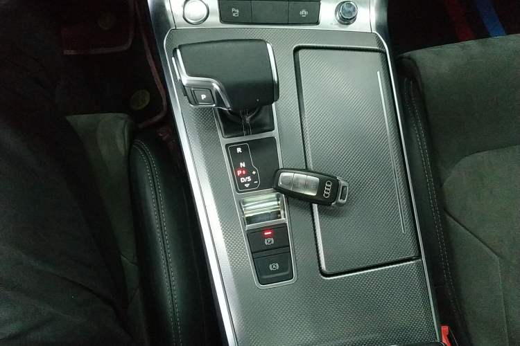 Used Audi A6L 2019 40 TFSI Luxury Dynamic Model
