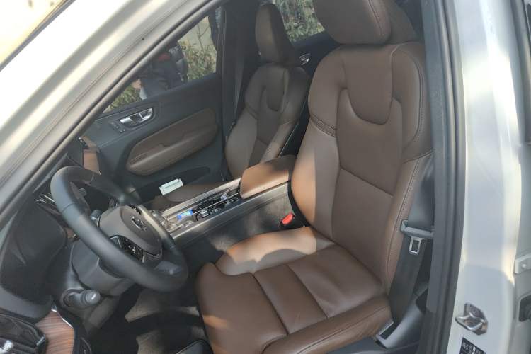 Used Volvo XC60 2021 T5 4x4 Smart Luxury Edition