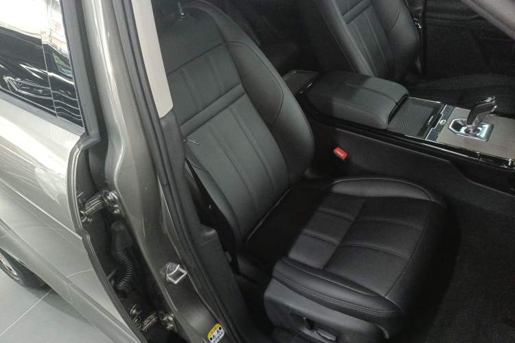 Used Land Rover Range Rover Evoque 2021 Range Rover Velar 249 PS R-Dynamic S Performance Edition