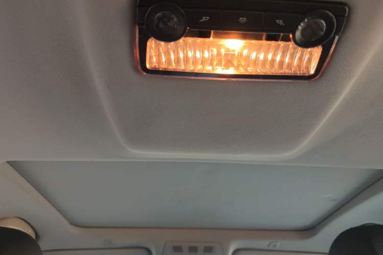 Used BMW 5 Series 2014 525Li Leading Model