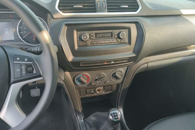 Used Great Wall Wingle 5 2021 1.5T Two-Wheel Drive "Dry Meal" Value Edition with an Extra-Long 1820mm Cargo Bed Equipped with GW4G15K Engine
