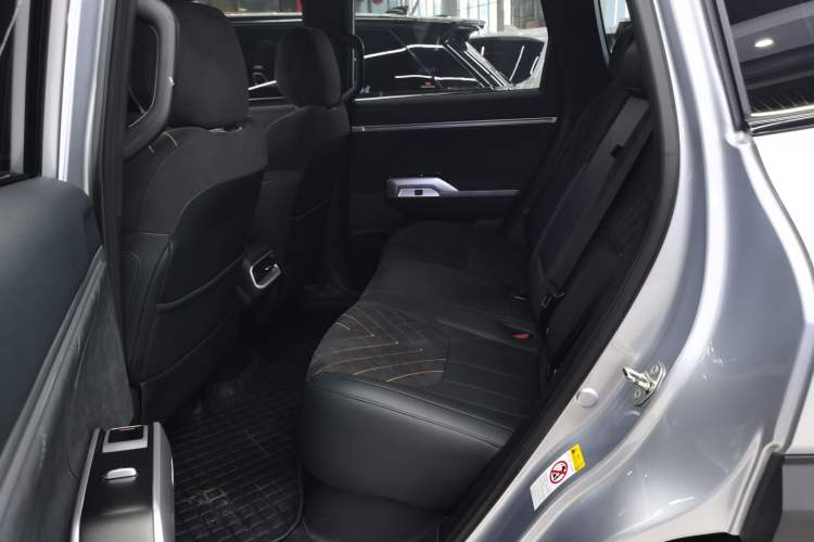 Used Deepal G318 2024 Four-Wheel-Drive Air Suspension Model