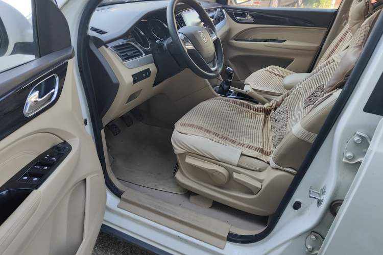 Used Baojun 730 2016 1.5L Manual Luxury Edition 7 Seats
