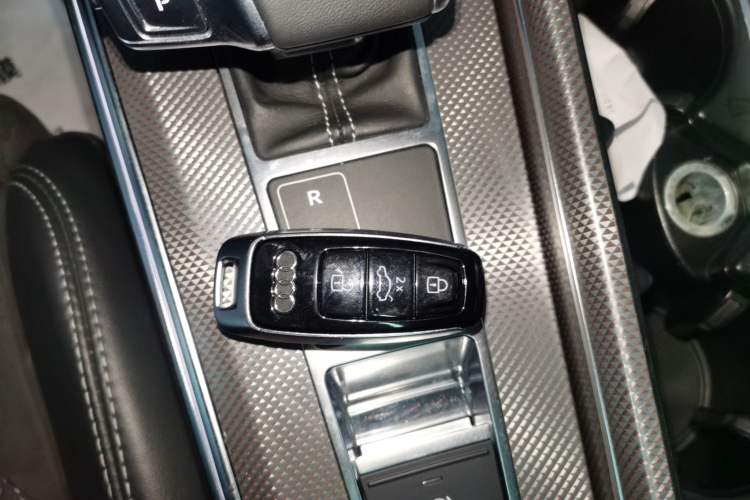 TDK.VehicleDetails.img