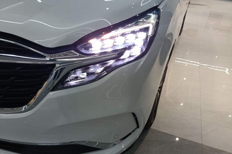 Used Buick GL8 2022 ES Landtrek 653T Smart Flagship Model
