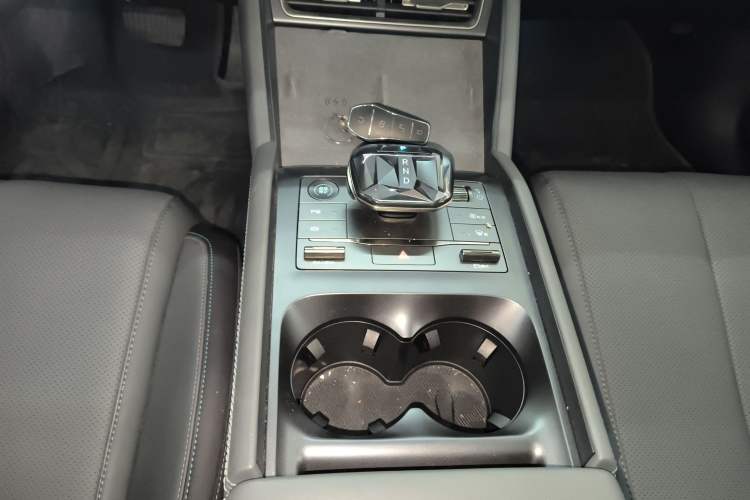 Used BYD Qin L 2025 DM-i Smart Drive 120KM Superior Model
