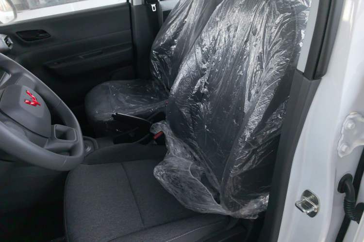 Used Wuling Hongguang New Energy 2024 All-Electric Model 300KM Practical Version