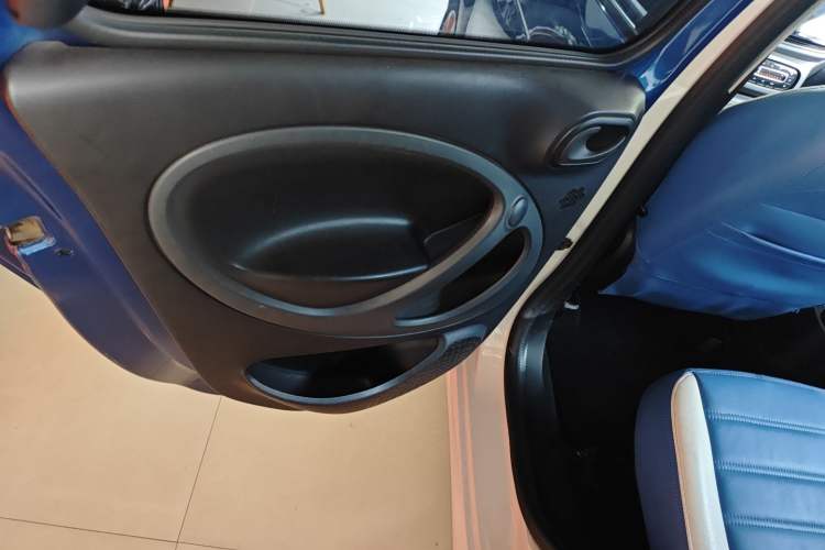 Used  forfour 2016 1.0L 52 kW Dynamic Edition
