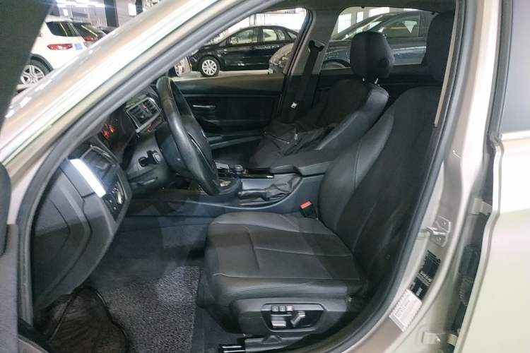 Used BMW 3 Series 2017 320Li Fashion Model
