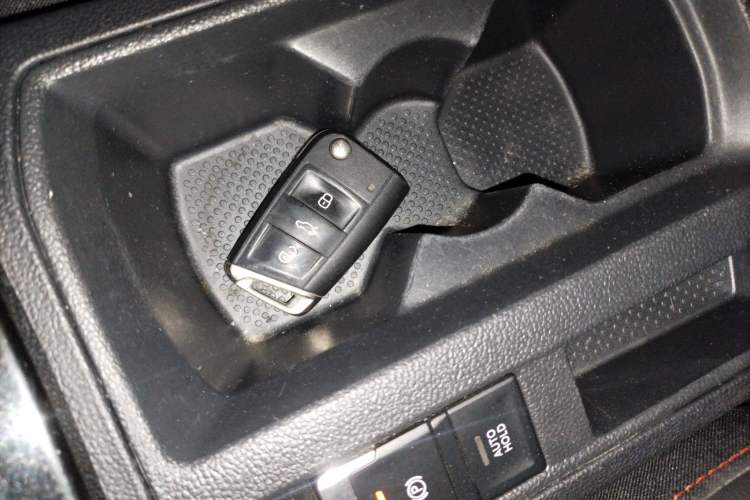 Used Volkswagen T-ROC 2021 280TSI DSG Two-Wheel Drive Comfort Connect 30th Anniversary Edition
