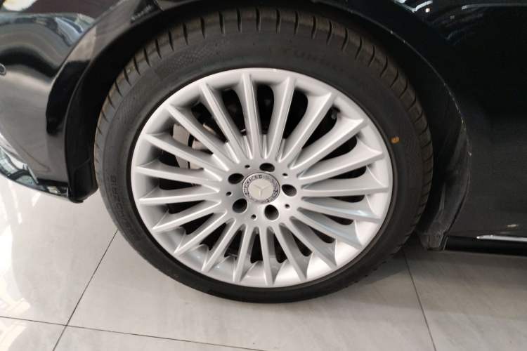 Used Mercedes-Benz E-Class 2015 Facelift E 200 L