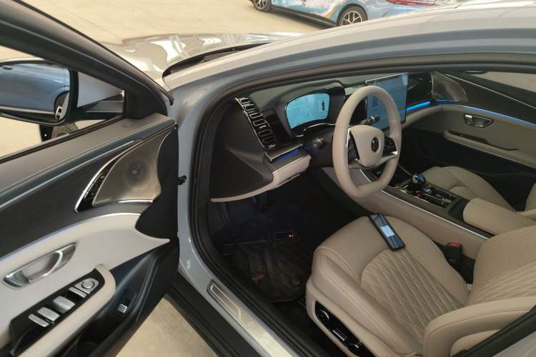 Used BYD Han 2025 DM-i Intelligent Driving Edition 125KM LiDAR Flagship Model
