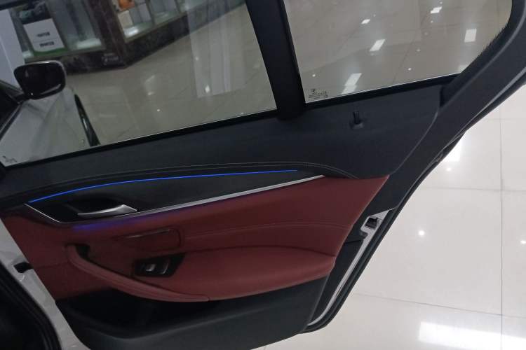 Used BMW 5 Series 2022 Second Facelift 530Li Leading Edition M Sport Package
