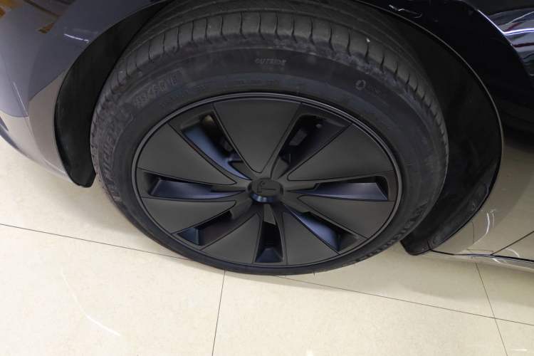 Used Tesla Model 3 2023 Rear-Wheel-Drive Version
