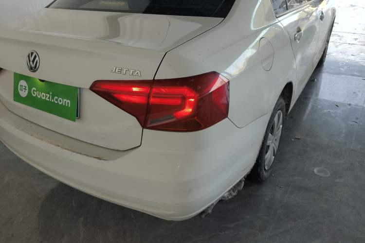 Used Volkswagen Jetta 2017 1.4L Manual Fashion Edition
