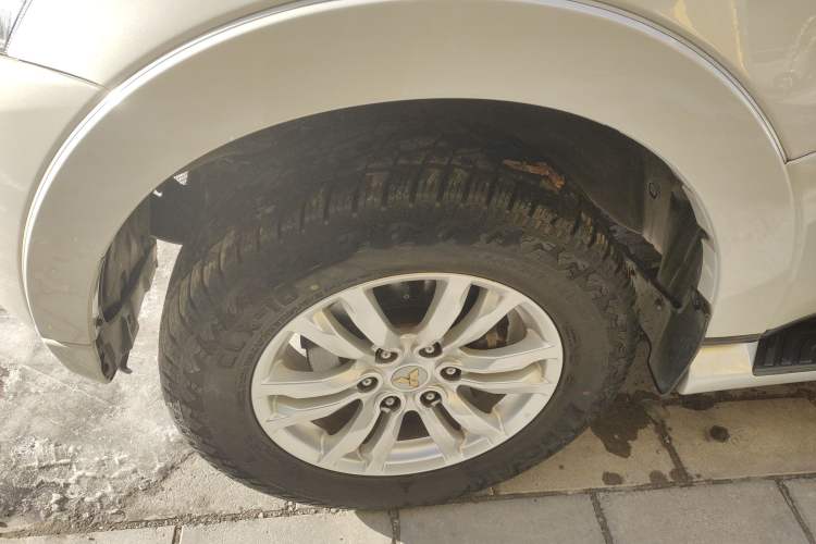 Used Mitsubishi Pajero 2018 V97 3.8L 5-Door GLS Sunroof Dual Differential – Middle East
