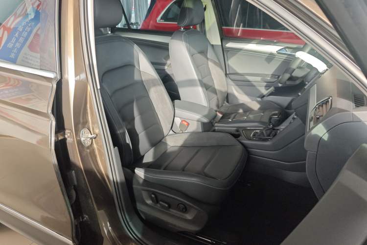 Used Volkswagen Tiguan L 2017 330TSI Automatic Two-Wheel Drive Luxury Edition
